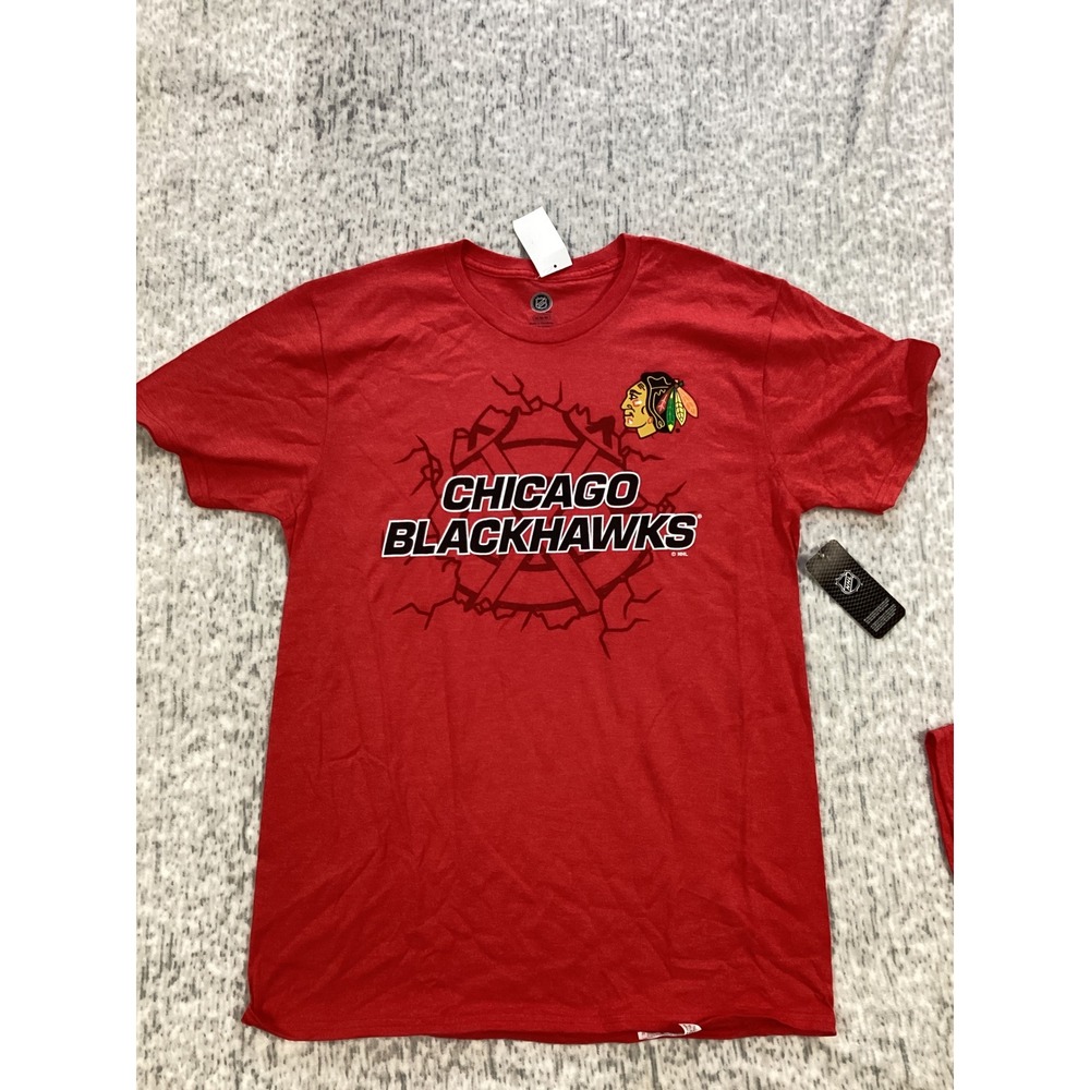 NHL Chicago Blackhawks Mens Red Graphic T-Shirt Size Medium New With Tags